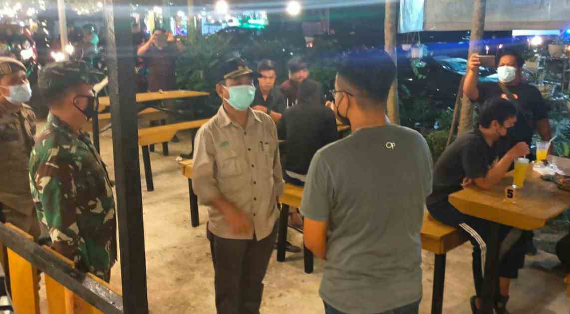 Mashuri saat turun memberikan himbauan di kafe-kafe 