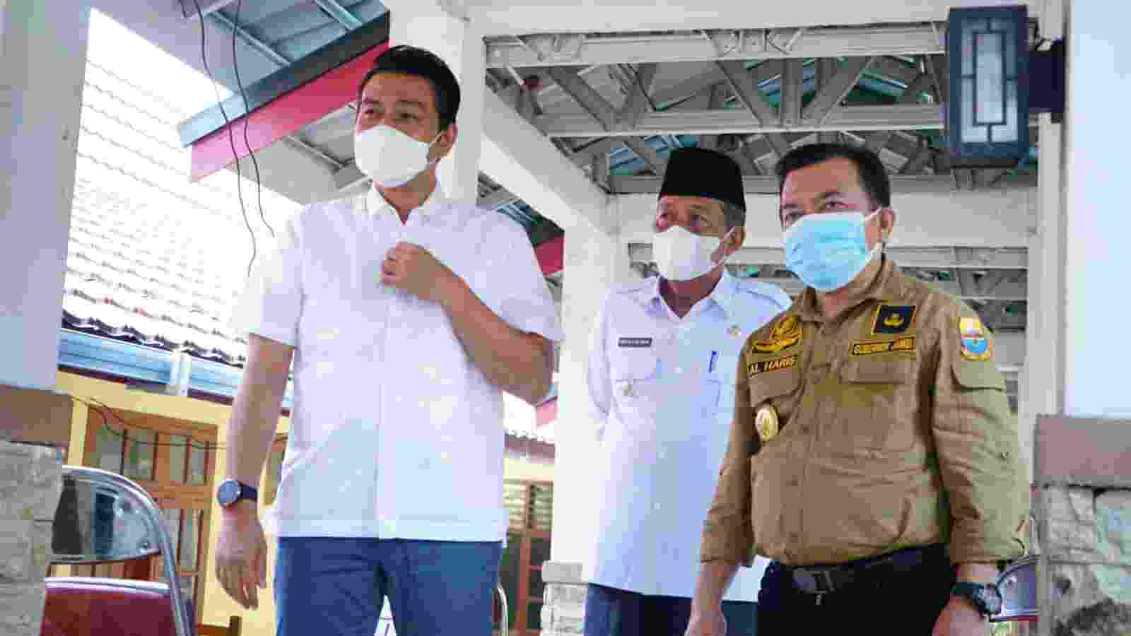 Gubernur Al Haris dan Wagub Abdullah Sani saat kunjungan ke Batanghari