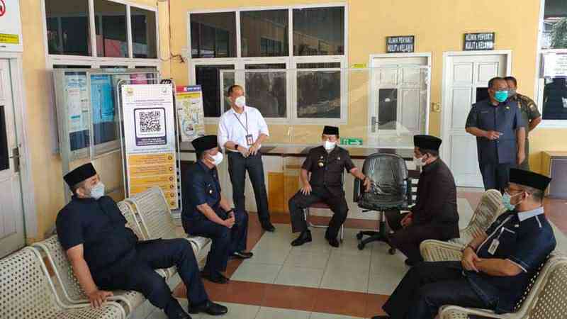 Gubernur Al Haris saat sidak ke RSUD Raden Mattaher Jambi