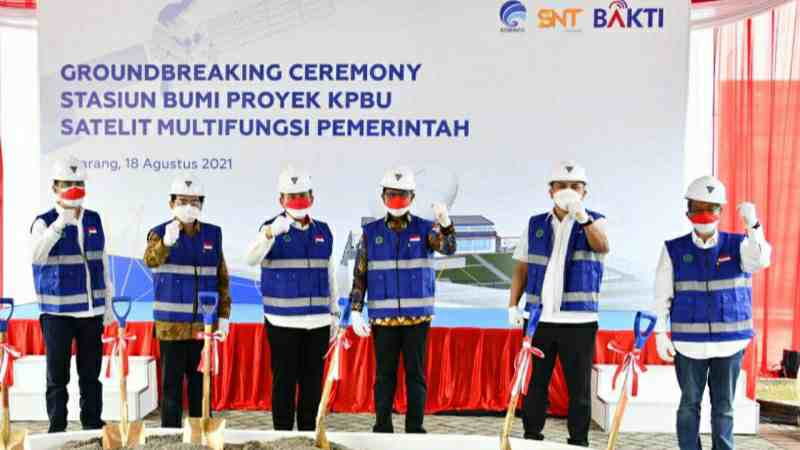 Menteri Jhonny saat hadiri Groundbreaking Ceremony Stasiun Bumi Proyek KPBU Satelit Multifungsi