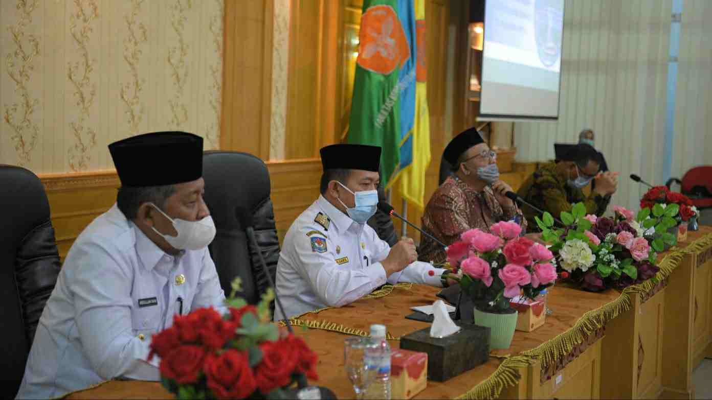 Gubernur Al Haris dan Wagub Abdullah Sani saat kunjungan ke Universitas Jambi