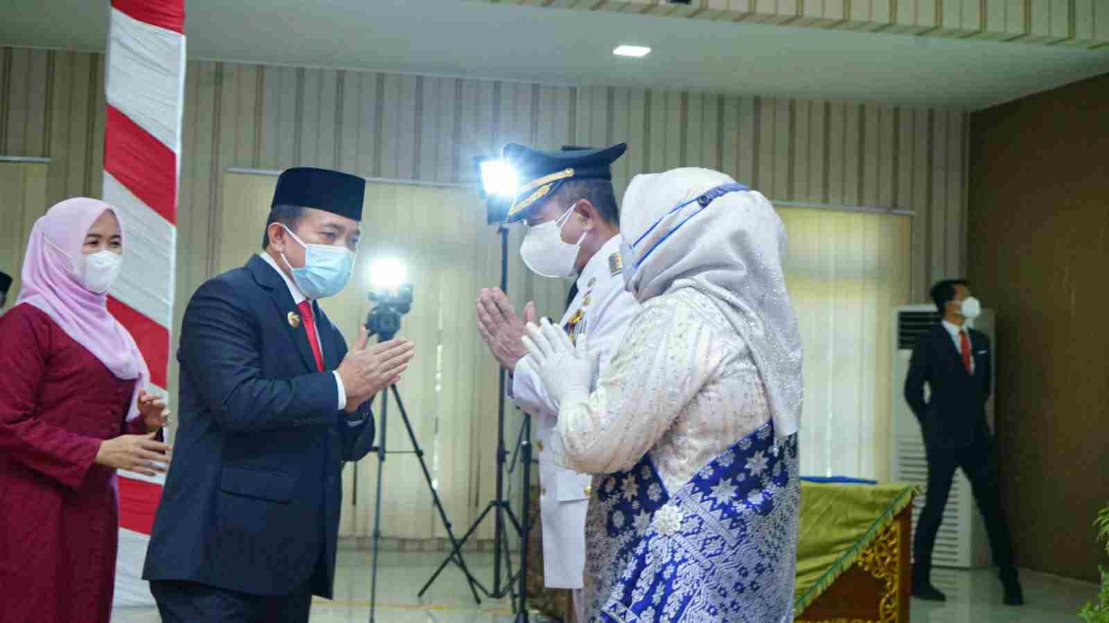 Gubernur Al Haris saat lantik Mashuri sebagai Bupati Merangin