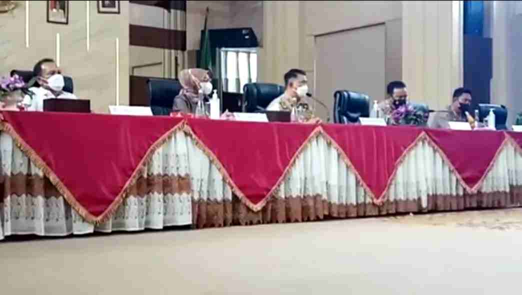 Fasha saat pengumuman keputusan pengetatan PPKM level 4 Kota Jambi