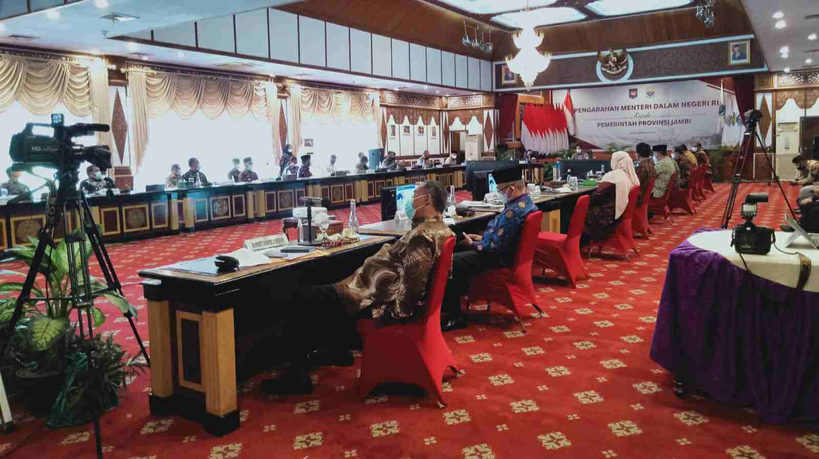 Mendagri Tito saat berikan pengerahan di Rumah Dinas Gubernur Jambi