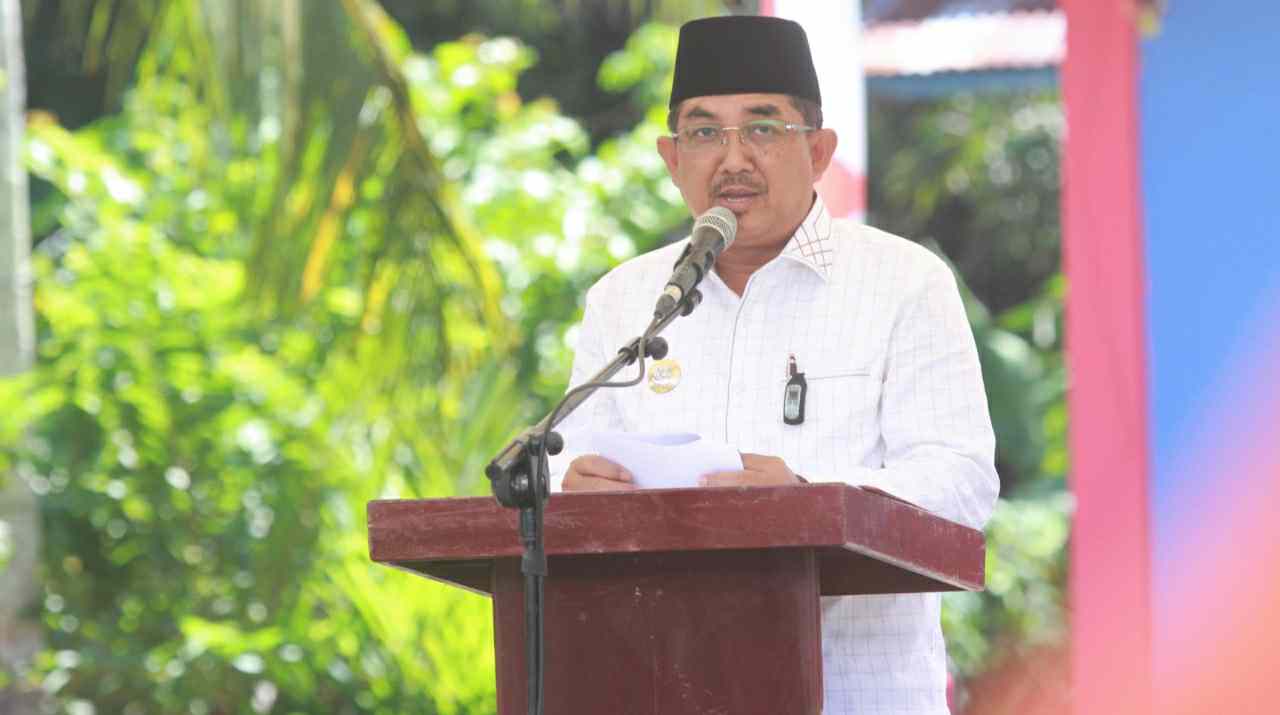 Bupati Anwar saat meresmikan Pos Damkar Kelurahan Mekar Jaya Kecamatan Betara