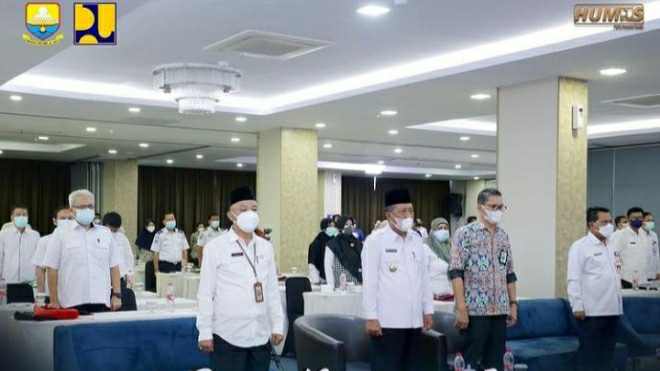 Fauzi saat dampingi Wagub Abdullah Sani membuka rapat koordinasi pertama sinkronisasi basis data PKP