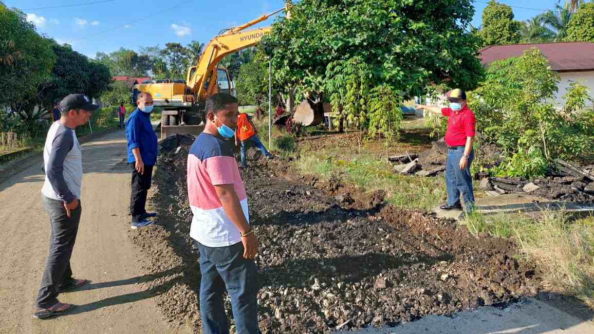 Gubernur Al Haris saat tinjau jalan Pulau Rengas-Muara Siau
