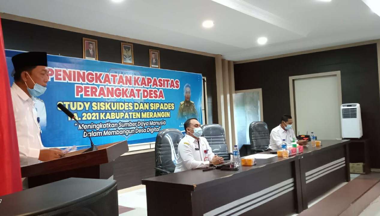 Pj Sekda Merangin saat buka pelatihan perangkat desa 