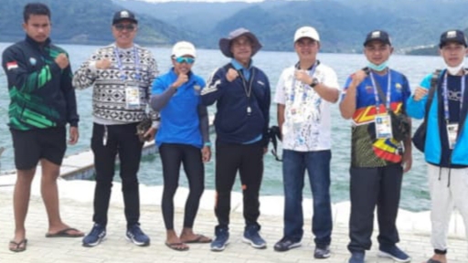 Atlet dayung Jambi dan pengurus