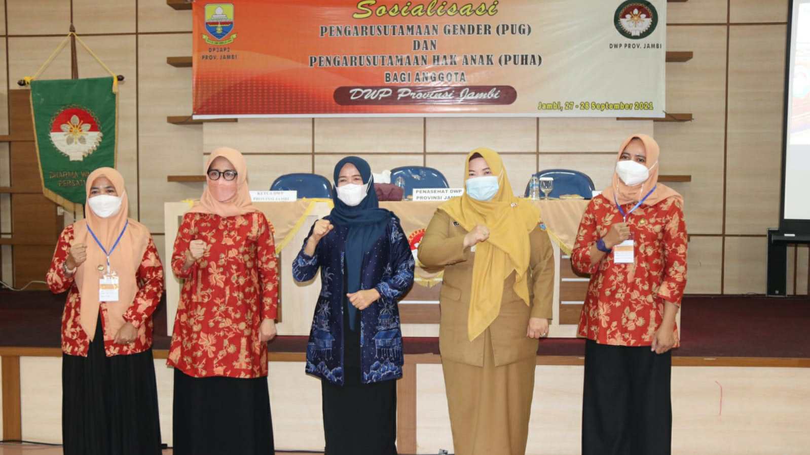 Hesti Haris saat hadiri Sosialisasi PUG dan PUHA bagi anggota DWP Jambi