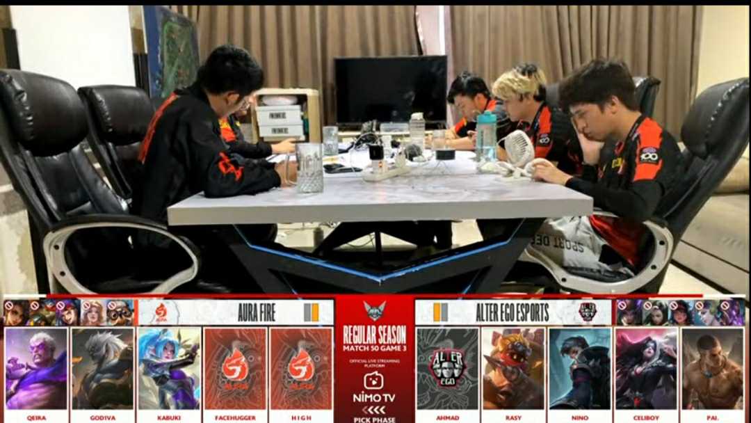 Aura Fire saat berhadapan dengan Alter Ego di minggu terakhir babak regular season MPL ID Season 8