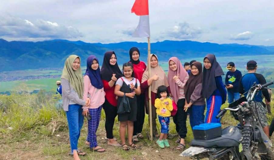 Wisatawan saat berkunjung  ke Bukit Selasih Tigo Luhah Semurup