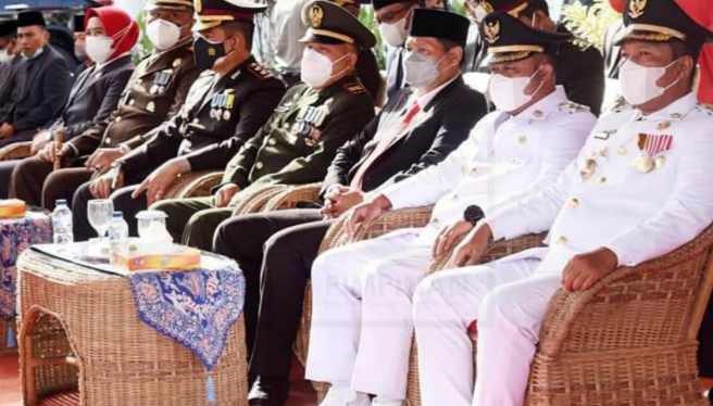 Upacara HUT ke 76 Ri oleh Pemkab Tanjab Timur