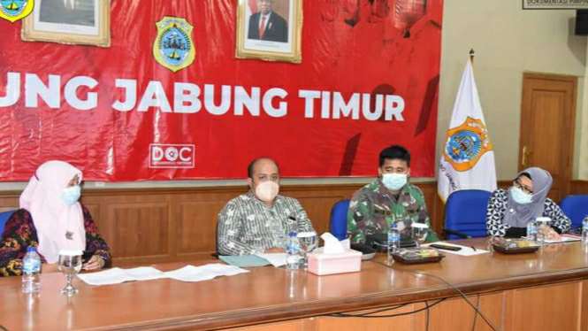 Wabup Robby saat ikuti Ikuti Rakor Perkuat Penanganan Covid-19 secara virtual