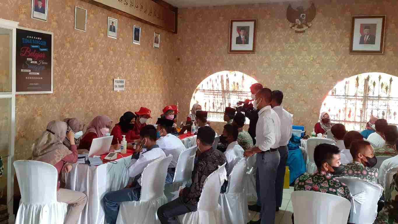 Vaksinasi Covid-19 di PKP Al Hidayah Kota Jambi oleh Binda Jambi