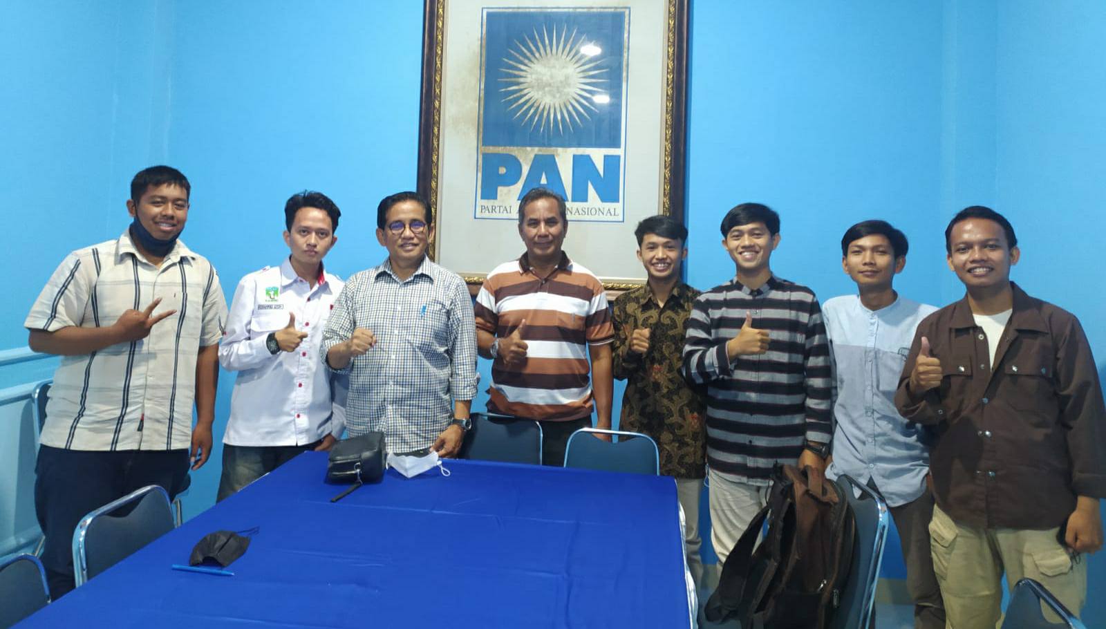 Pengurus KAMMI Kota Jambi saat bersilaturahmi ke DPW PAN Provinsi Jambi 