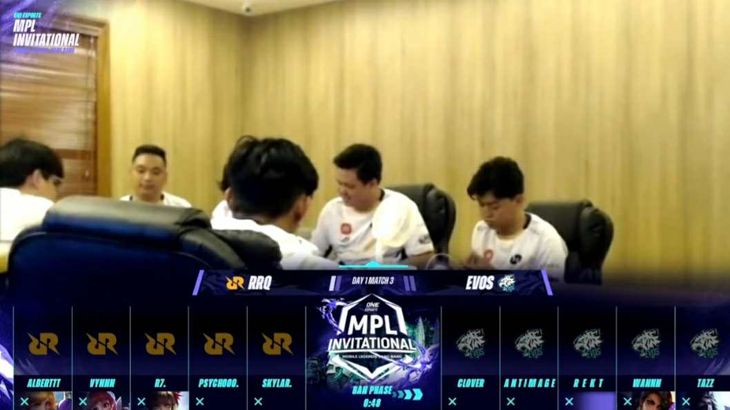 RRQ Hoshi saat berhadapan dengan EVOS Legends di hari pertama MPLI 2021