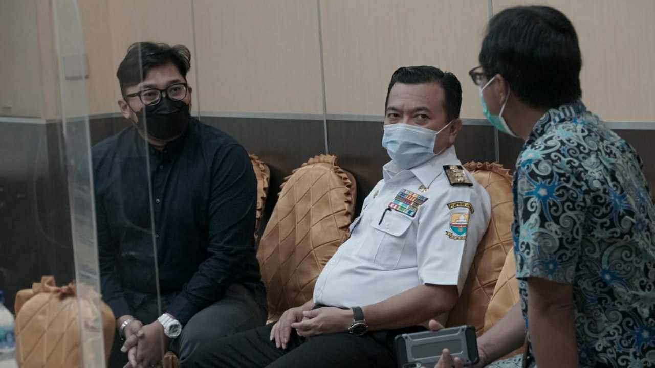 Gubernur Al Haris saat berdialog dengan Direksi Pertamina Jambi