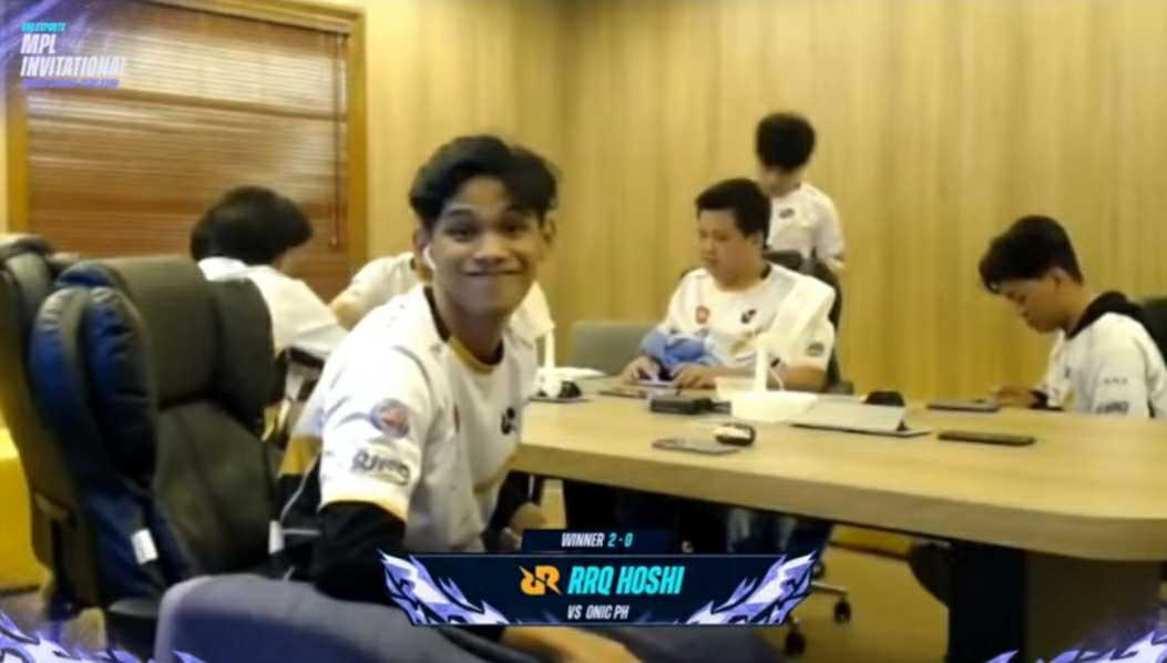 RRQ Hoshi saat bertanding melawan ONIC PH