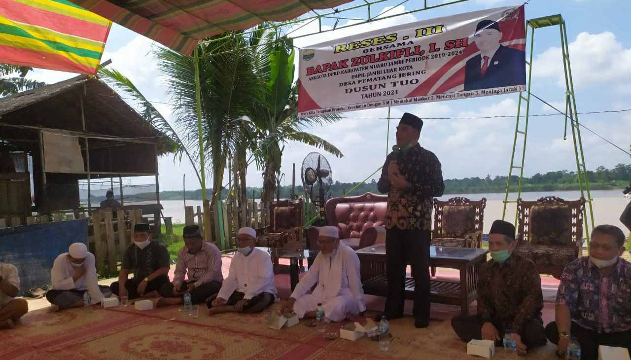 Anggota DPRD Muaro Jambi, Zulkifli saat reses di Dusun Tuo