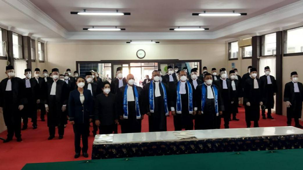 Pelantikan 77 advokat lulusan UPA yang digelar DPC PERADI Jambi