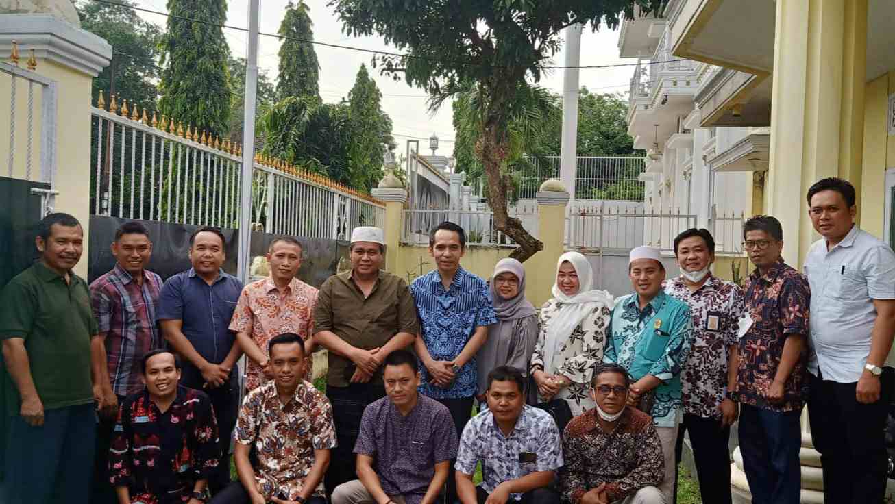 Pengurus PKM saat silaturahmi ke kediaman HBA