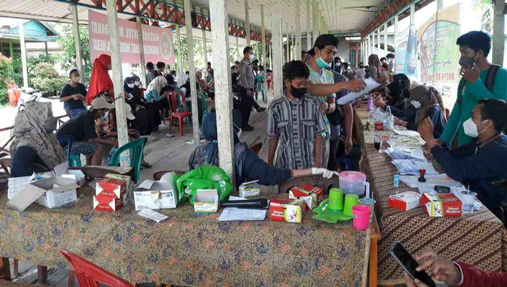 Vaksinasi Covid-19 BIN Daerah Jambi di Pasar Desa Betara Kanan