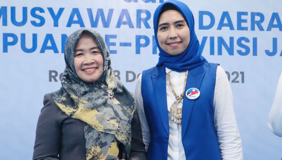 Rika Suciati (kanan) dan Hesti Haris 