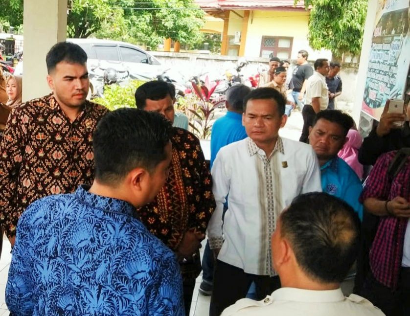 Komisi III saat sidak di Kantor Samsat Merangin 