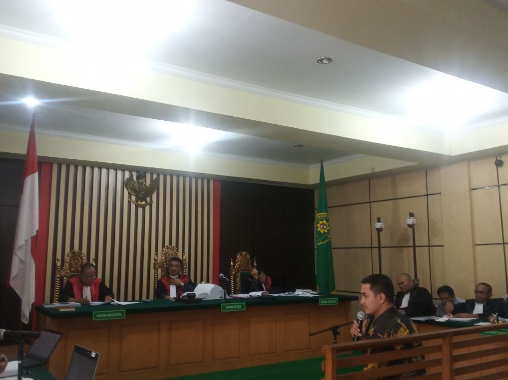 Zumi Zola saat memberikan keterangan di Pengadilan Tipikor Jambi 