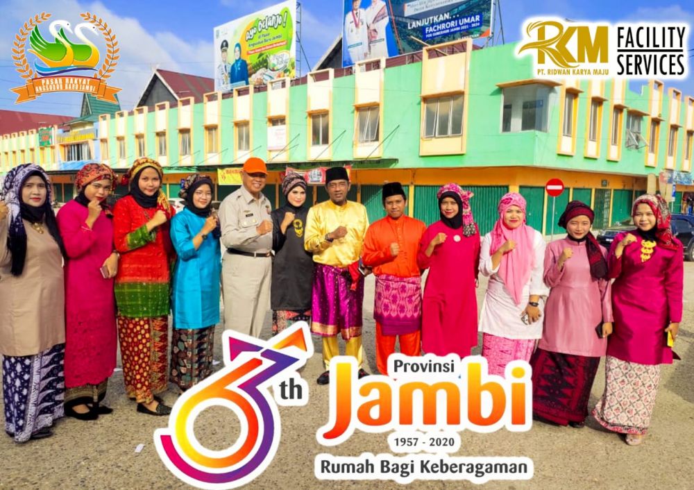PT RKM mengenakan pakaian melayu Jambi saat menyambut HUT Provinsi Jambi ke 63 