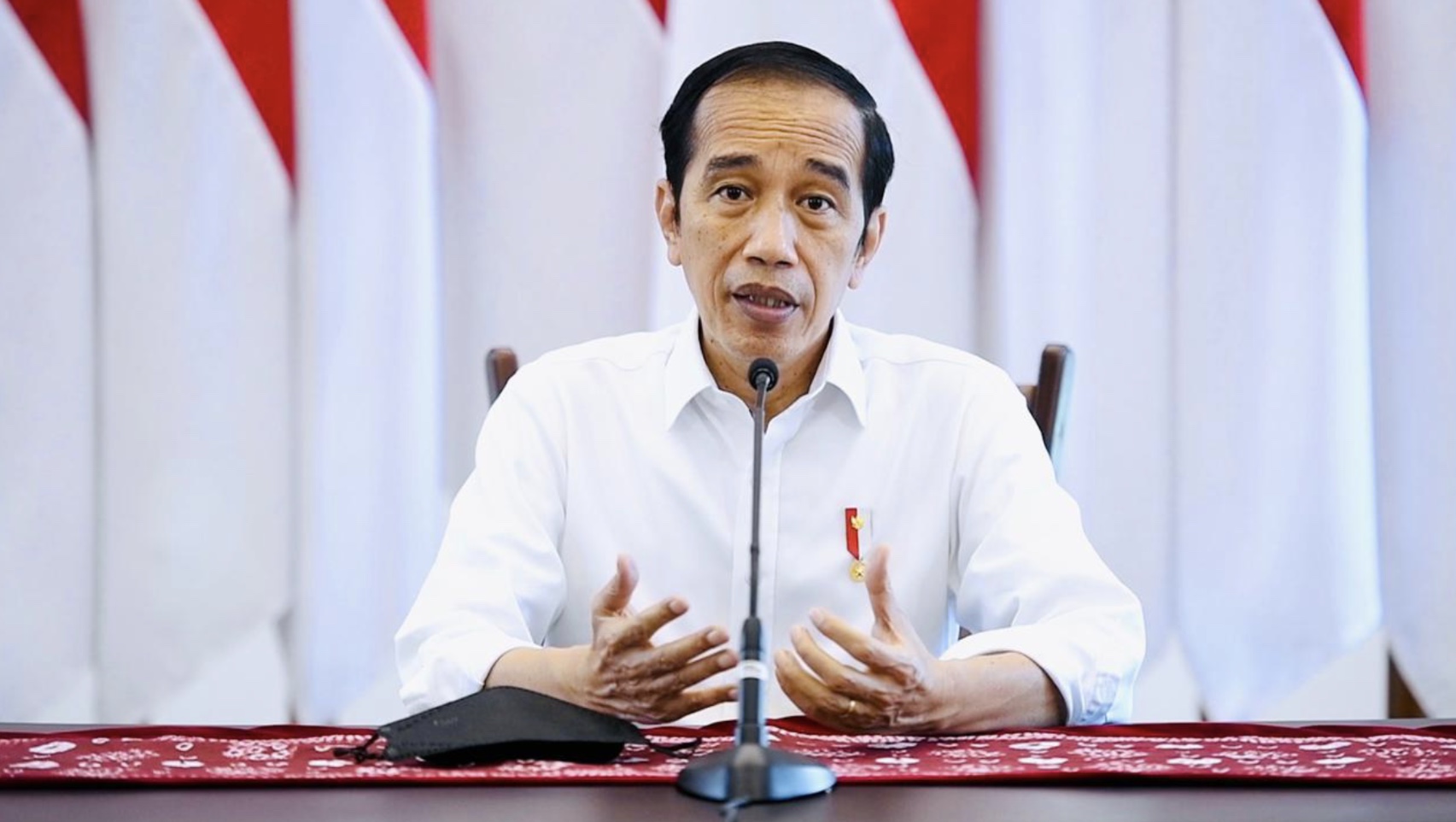 Presiden Joko Widodo saat menyampaikan pernyataan secara virtual terkait penanganan pandemi Covid-19
