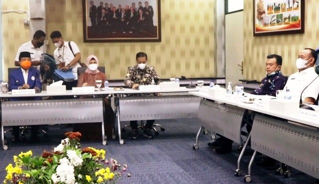 Al Haris saat ikuti rapat RUPS dan SLB Bank Jambi
