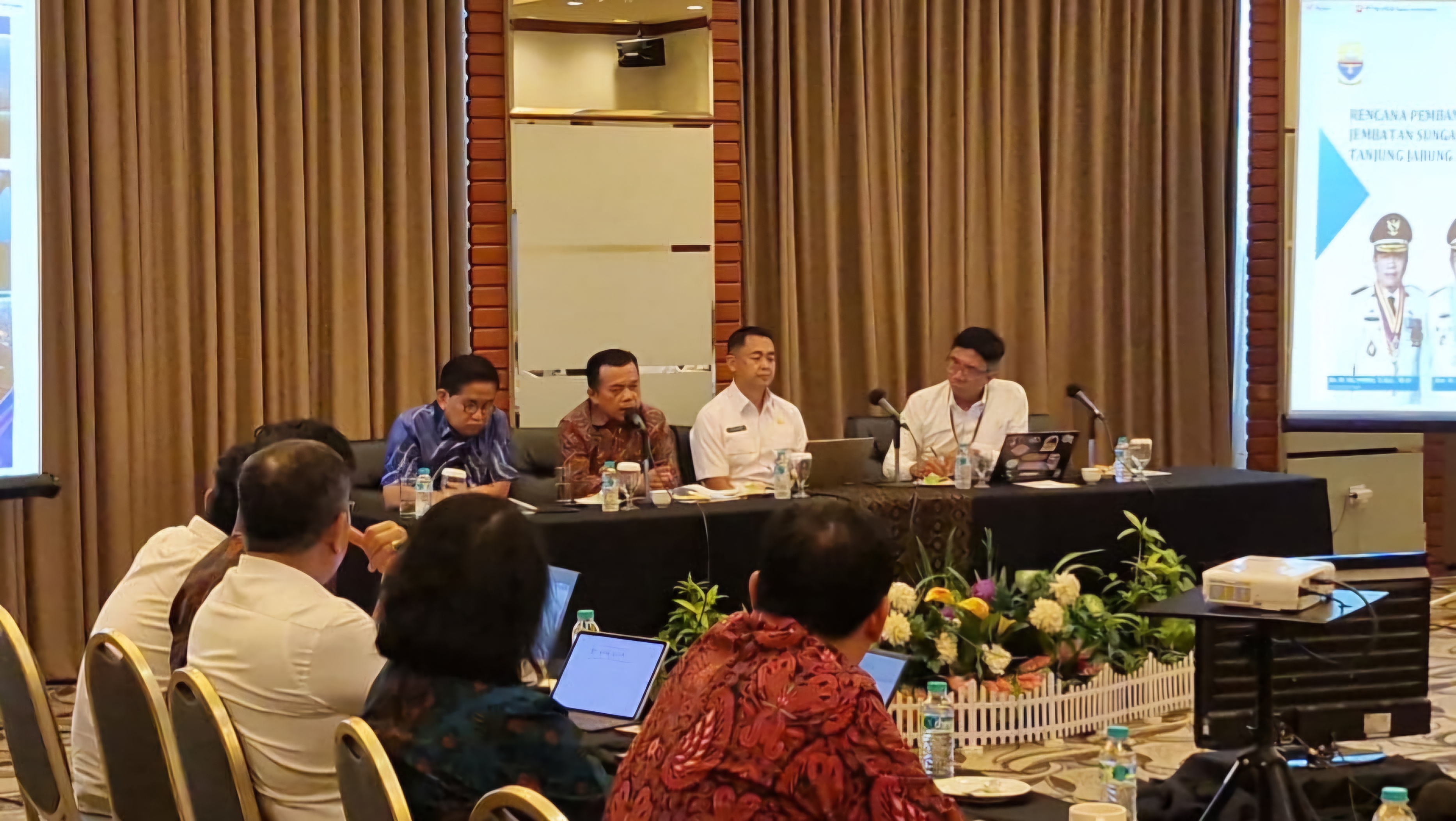 Gubernur Al Haris saat Rapat di Hotel Millenium Jakarta, Rabu (4/9/2024).