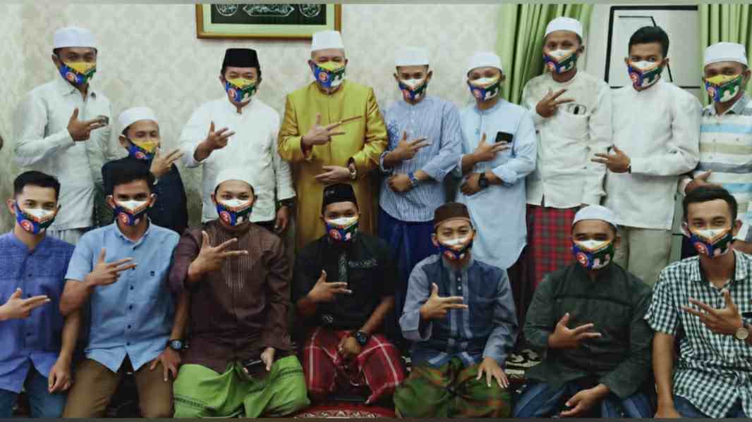 KH Ahmad Mubarok saat nyatakan dukungan Al Haris
