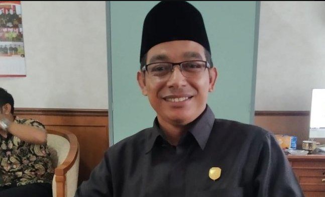 Ketua Komisi III dari Fraksi PDI-P, Usman Khalik