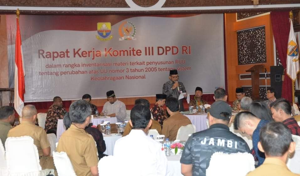 Sekda Sudirman saat hadiri rapat kerja dengan Komisi III DPD RI
