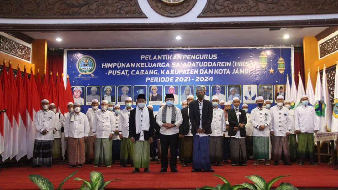 Gubernur Al Haris saat kukuhkan kepengurusan Himpunan Keluarga Sa’adatuddaren