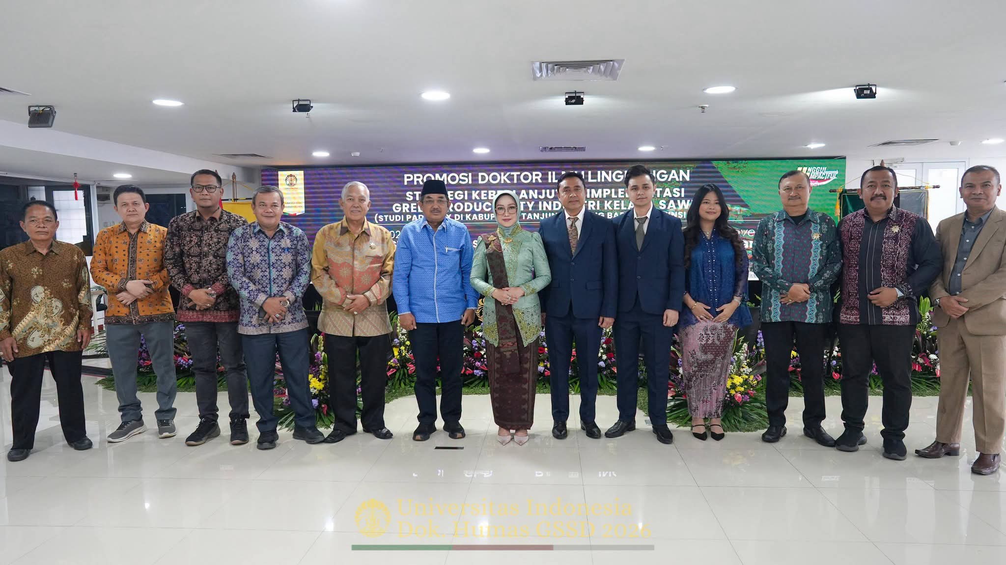 Anwar Sadat saat hadir sidang terbuka promosi doktor, Estiarty Haryani