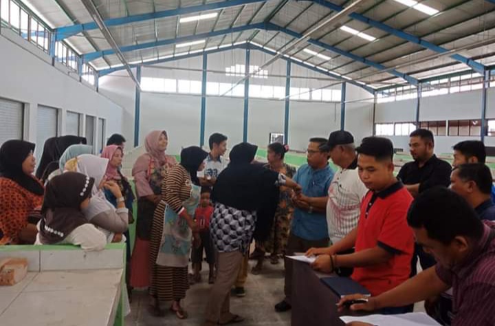 Situasi Pasar Rakyat Merangin yang sudah mulai ditempati pedagang