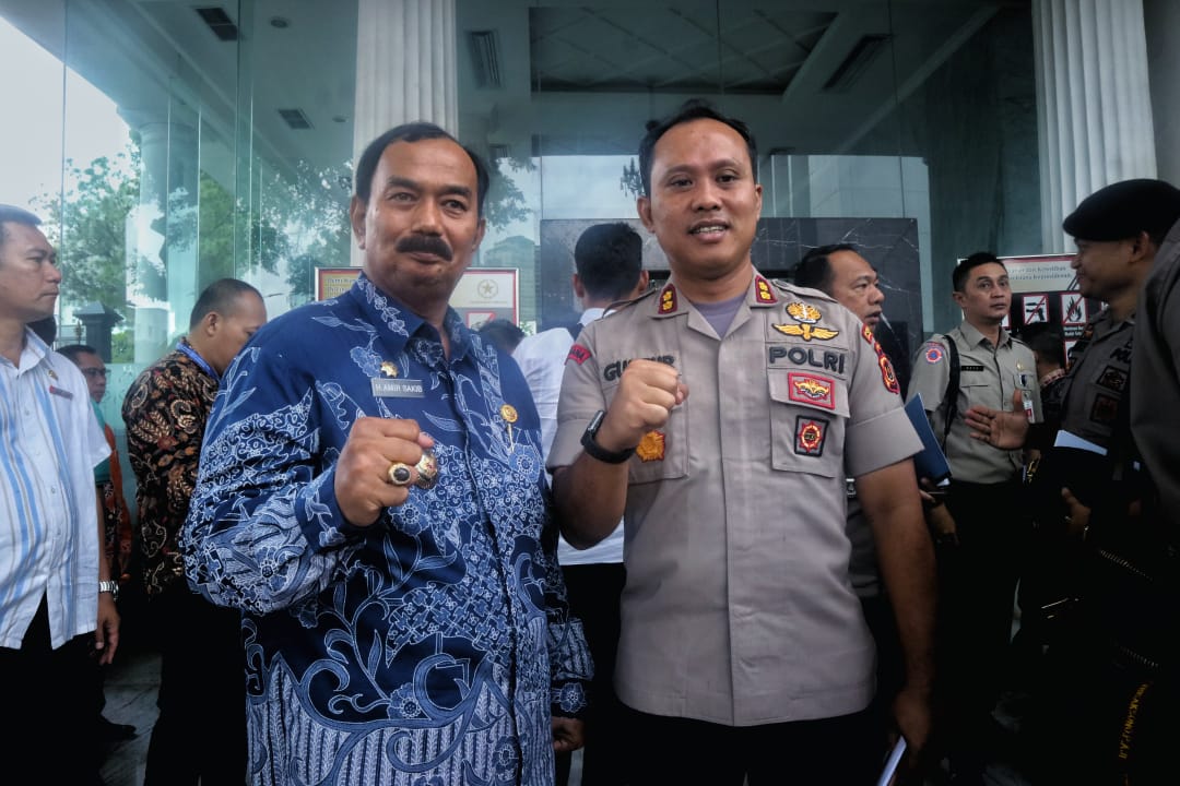 Wakil Bupati Tanjab Barat, Drs H Amir Sakib saat hadiri Rakornas Karhutla 2020