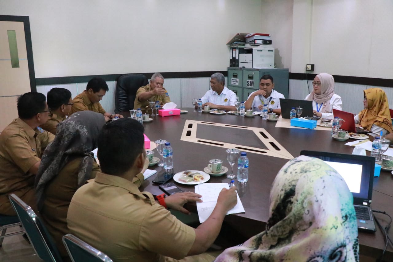 Bupati Safrial saat rapat bersama Politeknik Akamigas Cepu 