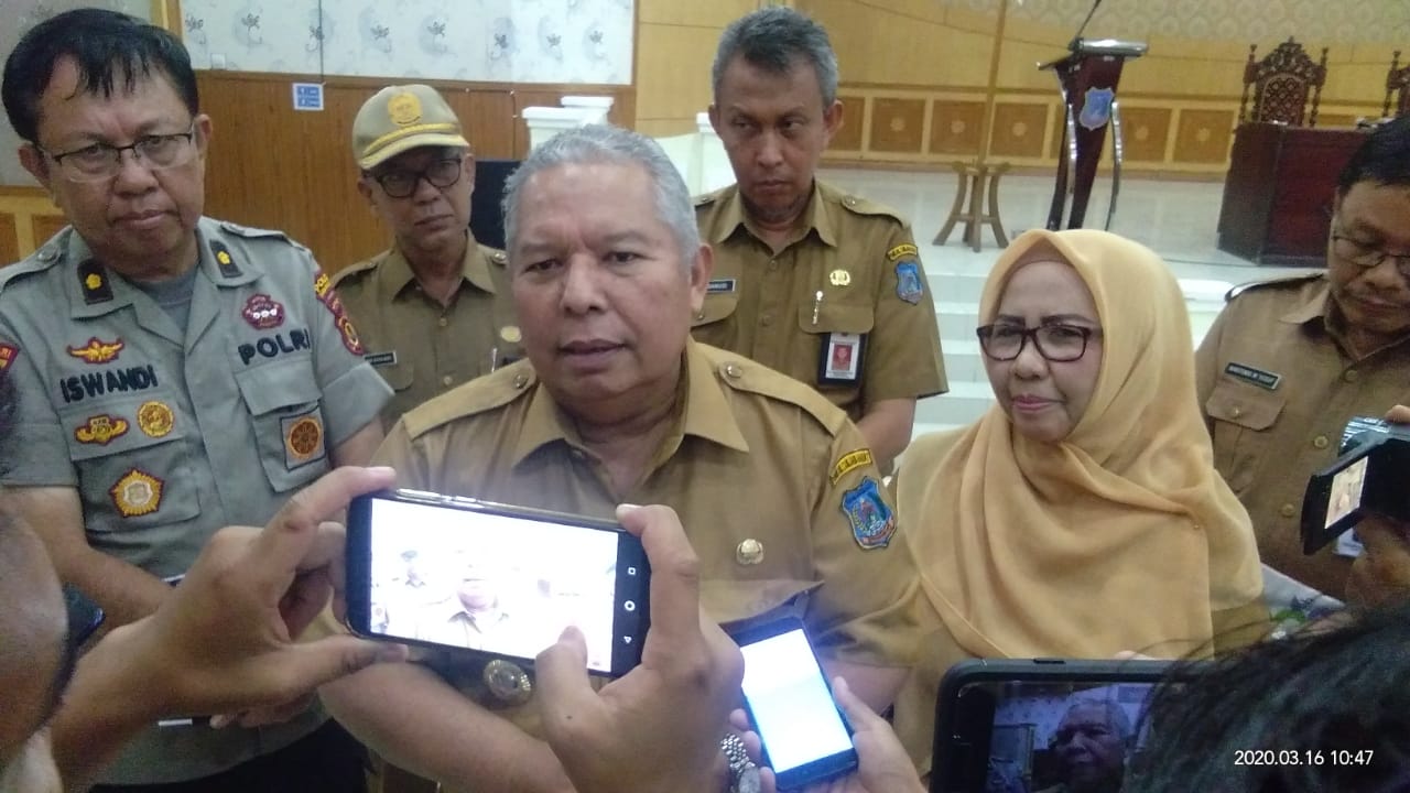 Bupati Tanjab Barat, Safrial
