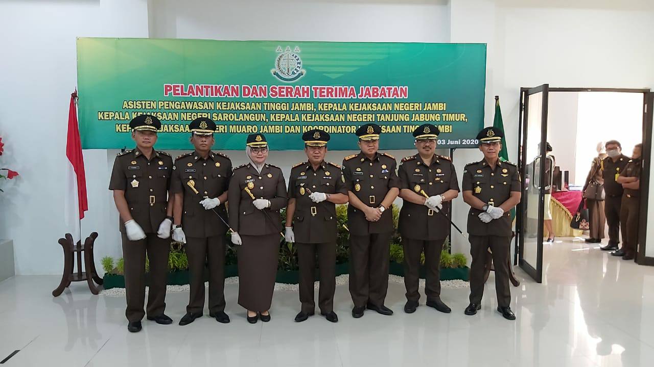 Pelantikan 3 Kajari dan 1 Asisten Pengawasan Kejati Jambi