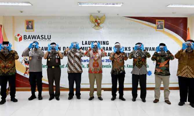 Para anggota Bawaslu RI saat meluncurkan IKP Pilkada termutakhir sekaligus pengawasan Pilkada 2020