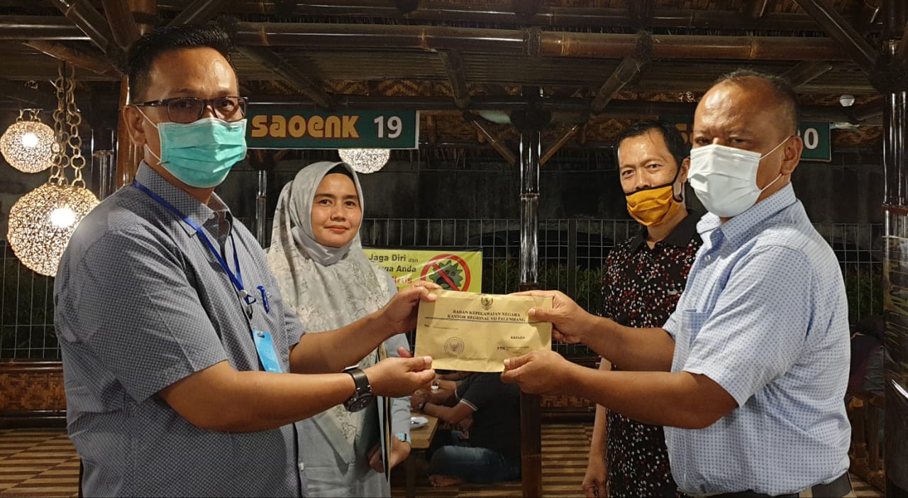 Kareg VII BKN Palembang saat serahkan partek kenaikan pangkat ke Pahari