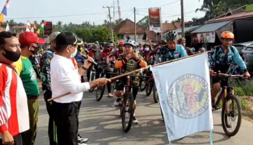 Wabup Mashuri saat lepas Gobar Sido Lego