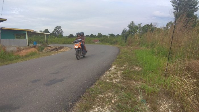 Jalan Desa Jembatan Mas