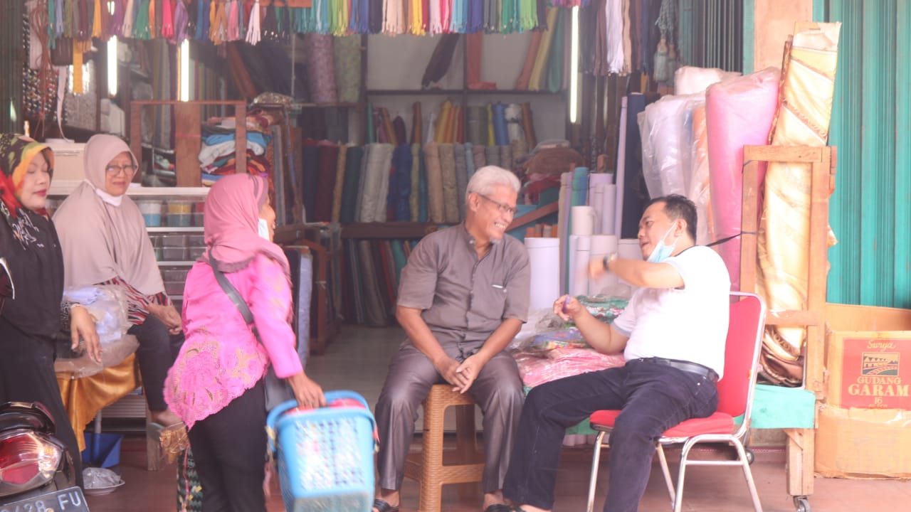 Al Haris saat blusukan di Pasar Bawah Bangko