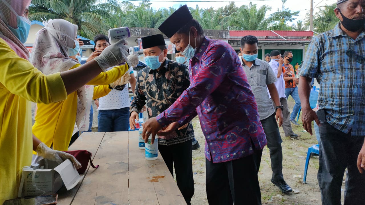 Al Haris dan Nalim saat tiba di lokasi pengukuhan Relawan Haris-Sani 